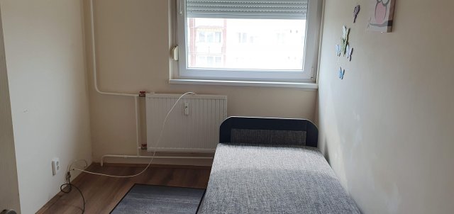 Kiadó panellakás, albérlet, Debrecenben, Derék utcában