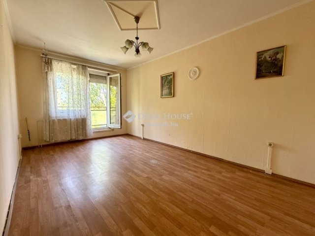 Eladó panellakás, Budapesten, XVI. kerületben 50 M Ft, 2 szobás