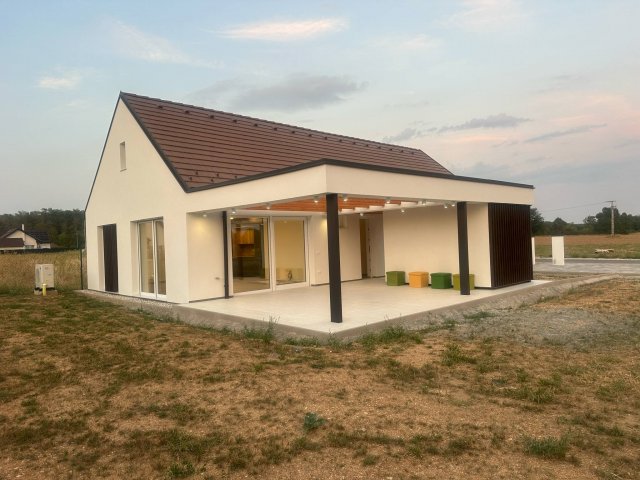 Eladó családi ház, Nagycenken 96.9 M Ft, 4 szobás