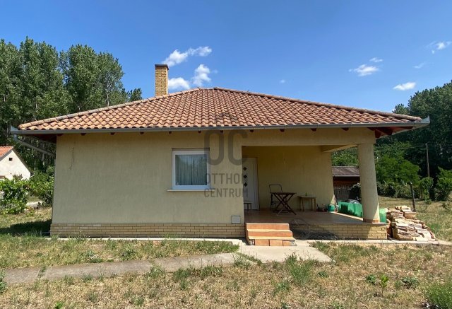 Eladó családi ház, Csemőn 35.9 M Ft, 3 szobás