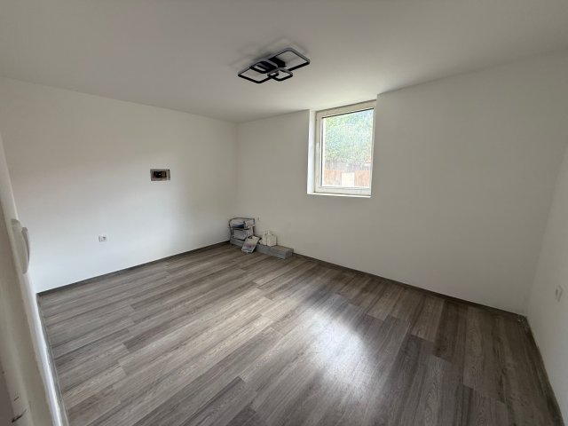 Eladó családi ház, Keszün 28 M Ft, 3 szobás