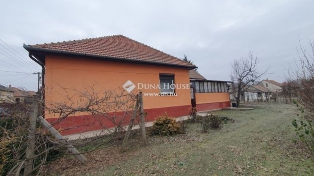 Eladó családi ház, Tápiószecsőn 50 M Ft, 3 szobás
