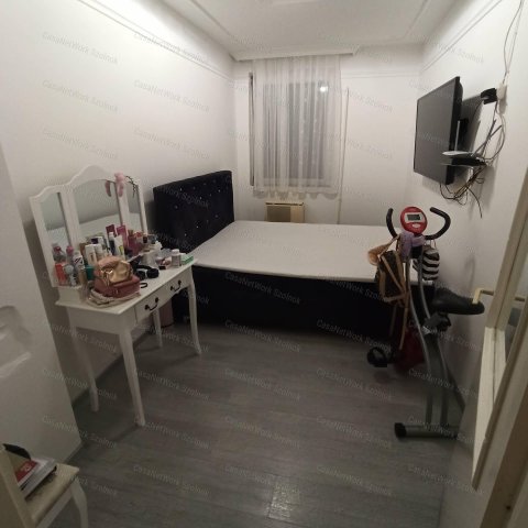 Eladó családi ház, Újszászon 18 M Ft, 4+1 szobás