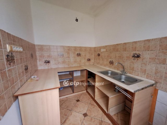 Eladó családi ház, Kisújszálláson 21.5 M Ft, 2+2 szobás