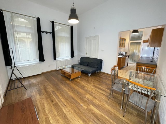 Eladó téglalakás, Budapesten, VI. kerületben 60 M Ft, 2 szobás