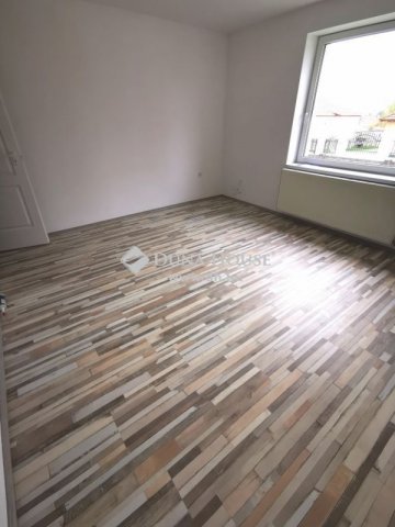 Eladó családi ház, Esztergomban 55 M Ft, 3 szobás