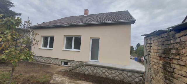 Eladó családi ház, Dombóváron, Ix. utcában 39.9 M Ft, 4 szobás
