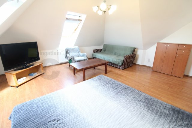 Kiadó téglalakás, albérlet, Szegeden 160 E Ft / hó, 2 szobás