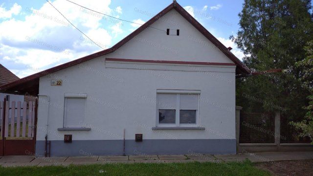 Eladó családi ház, Rákóczifalván 24.99 M Ft, 3 szobás