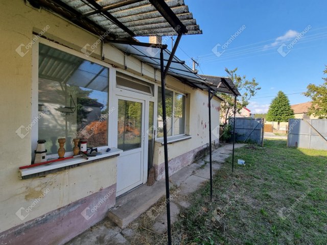 Eladó családi ház, Gyarmaton 17.5 M Ft, 3 szobás