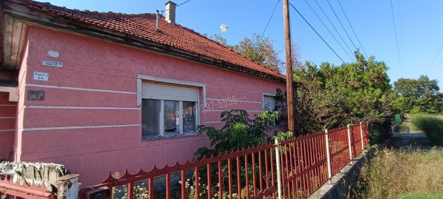 Eladó családi ház, Lőrinciben 14 M Ft, 4 szobás