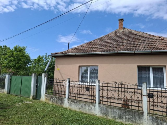 Eladó családi ház, Körösszegapátin 25 M Ft, 4+1 szobás
