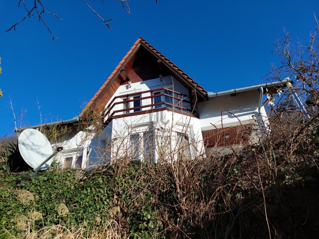 Eladó családi ház, Pécsett 104 M Ft, 5 szobás