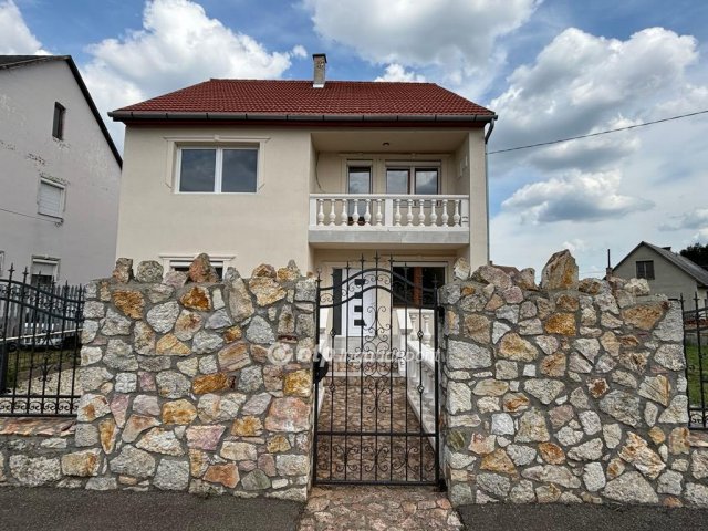 Eladó családi ház, Szerencsen 48.9 M Ft, 4+4 szobás
