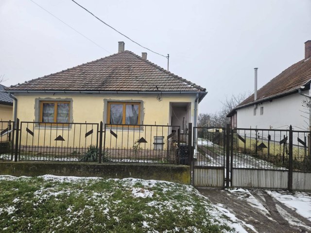 Eladó családi ház, Tiszalúcon 9 M Ft, 4 szobás