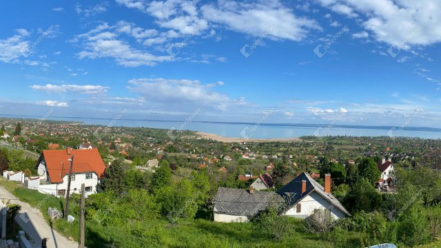 Eladó családi ház, Balatonfüreden 340 M Ft, 7 szobás