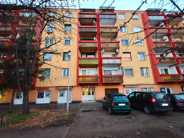 Eladó panellakás, Békéscsabán 20.99 M Ft, 2 szobás