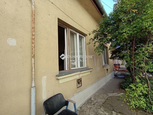 Eladó téglalakás, Cegléden 32.5 M Ft, 3 szobás