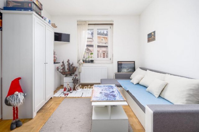 Eladó téglalakás, Budapesten, V. kerületben 60 M Ft, 1 szobás
