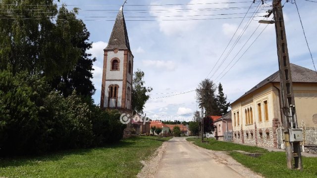 Eladó családi ház, Regenyén 4.5 M Ft, 3 szobás