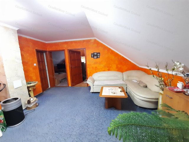 Eladó családi ház, Szolnokon 55 M Ft, 6+1 szobás