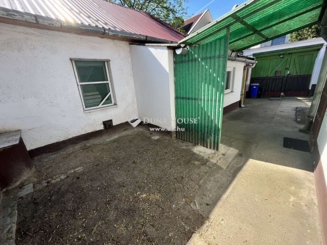 Eladó családi ház, Kecskeméten 39.9 M Ft, 3 szobás