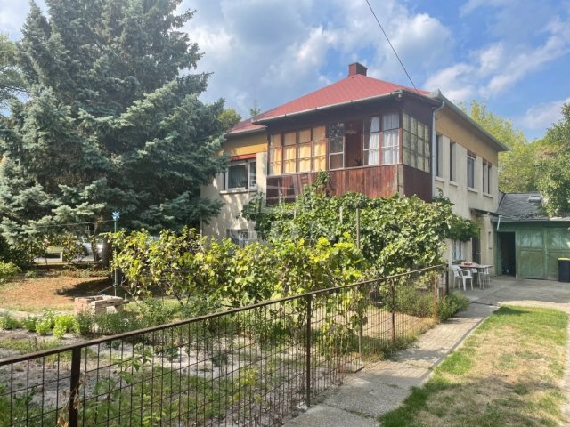 Eladó családi ház, Budapesten, III. kerületben 149.9 M Ft