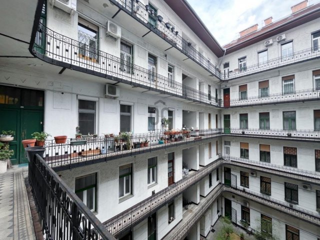 Eladó téglalakás, Budapesten, IX. kerületben 71.5 M Ft, 1 szobás