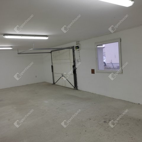 Kiadó ipari ingatlan, Pápán 65 E Ft / hó / költözzbe.hu