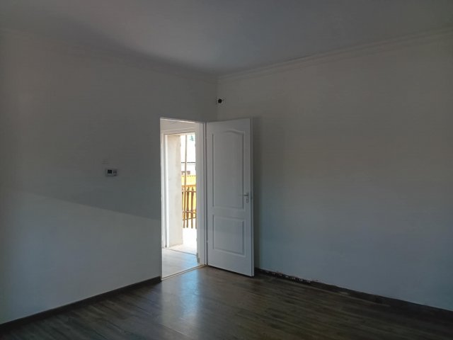 Eladó családi ház, Esztergomban 34.9 M Ft, 1 szobás