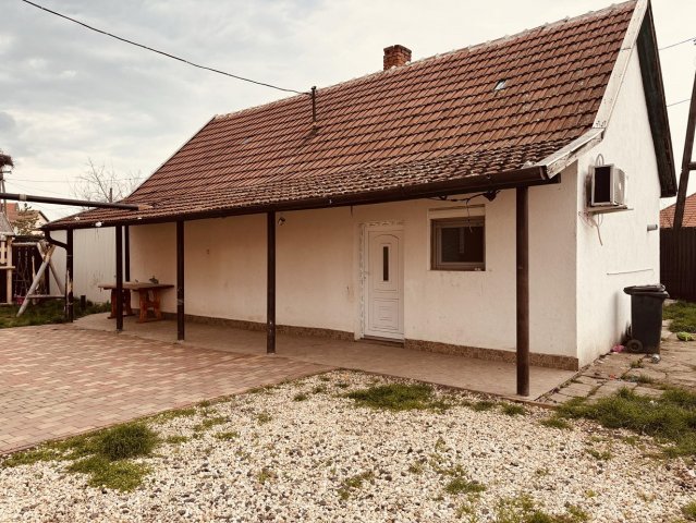 Eladó családi ház, Jászkisérén 19.9 M Ft, 2 szobás