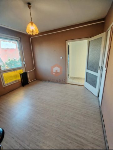 Eladó panellakás, Pécsett 31.9 M Ft, 2 szobás