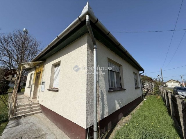 Eladó családi ház, Újszilváson 23.9 M Ft, 3 szobás