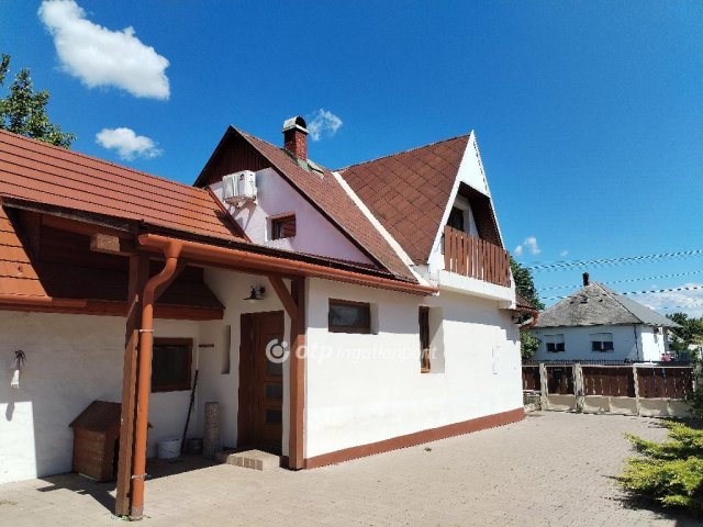Eladó családi ház, Mohán 99 M Ft, 2+2 szobás