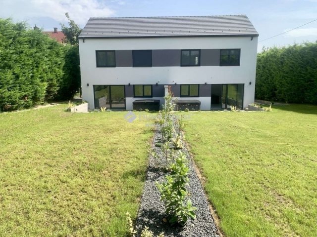 Eladó ikerház, Törökbálinton 171.5 M Ft, 5 szobás