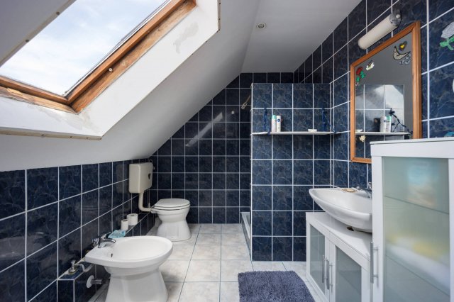 Eladó családi ház, Szendehelyen 92.9 M Ft, 7 szobás