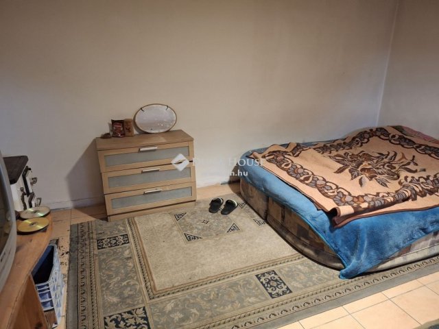 Eladó családi ház, Kecskeméten 15.9 M Ft, 1 szobás