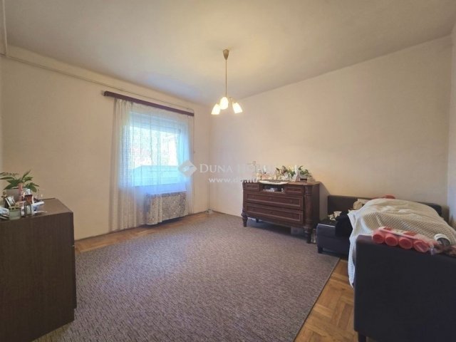 Eladó téglalakás, Budapesten, X. kerületben 38 M Ft, 1 szobás