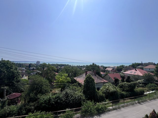 Eladó családi ház, Balatonalmádiban 130 M Ft, 4+1 szobás