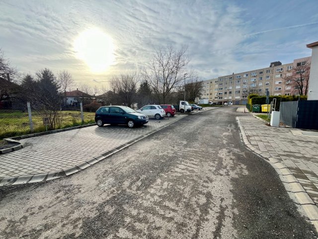 Kiadó garázs, Móron 10 E Ft / hó / költözzbe.hu