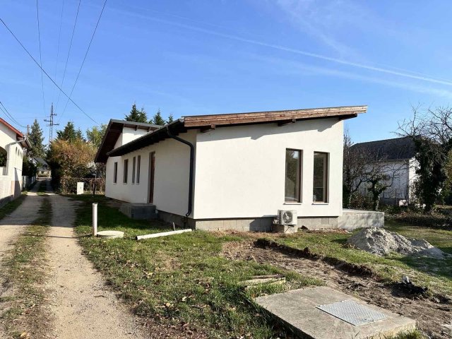 Eladó családi ház, Diósdon 89.9 M Ft, 4+1 szobás