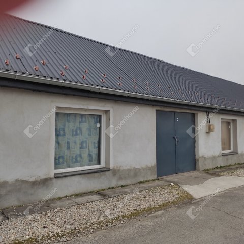 Kiadó ipari ingatlan, Pápán 65 E Ft / hó / költözzbe.hu