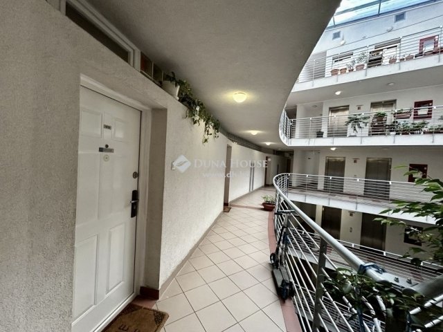 Eladó téglalakás, Budapesten, XXI. kerületben 63.9 M Ft