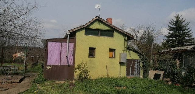 Eladó családi ház, Debrecenben, Zerge utcában 9.5 M Ft, 2 szobás