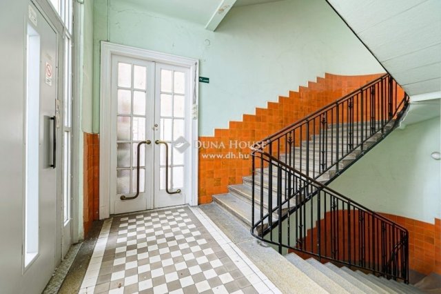 Eladó téglalakás, Budapesten, V. kerületben 143.9 M Ft, 4 szobás