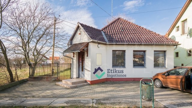 Eladó családi ház, Kesznyétenen 6.5 M Ft, 2+3 szobás