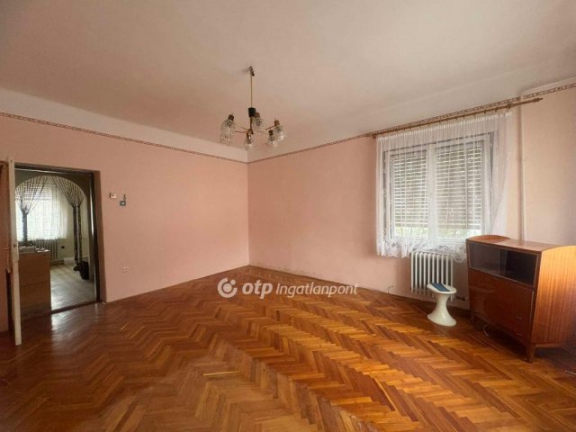 Eladó családi ház, Monoron 74.9 M Ft, 2 szobás