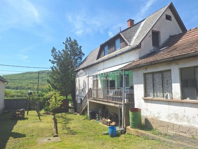 Eladó családi ház, Márianosztrán 39 M Ft, 4 szobás