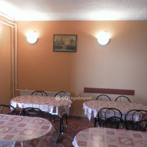 Eladó családi ház, Hajdúszoboszlón 119 M Ft, 10 szobás