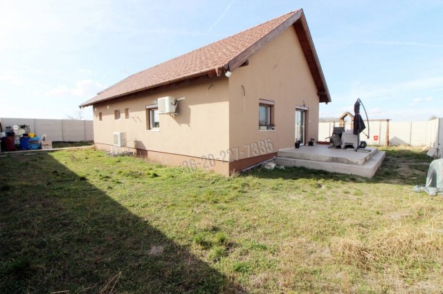 Eladó családi ház, Ráckevén 109.9 M Ft, 4 szobás